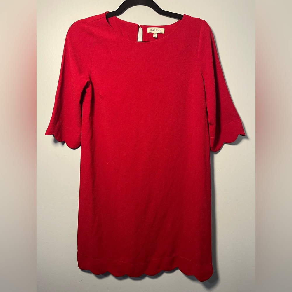 • Monteau Red Scalloped Shift Dress
